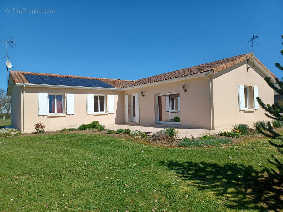 Maison à CHAMPAGNE-MOUTON