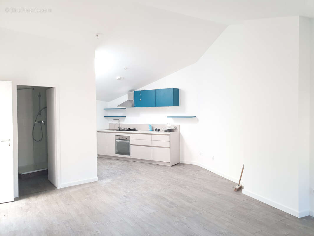 Appartement à VALREAS