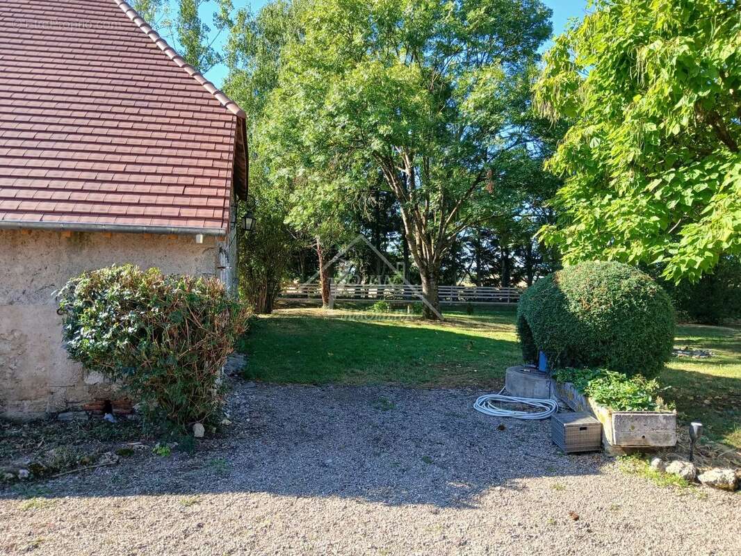 Maison à VARENNES-SUR-ALLIER