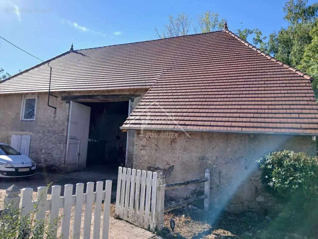 Maison à VARENNES-SUR-ALLIER