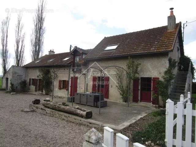 Maison à VARENNES-SUR-ALLIER