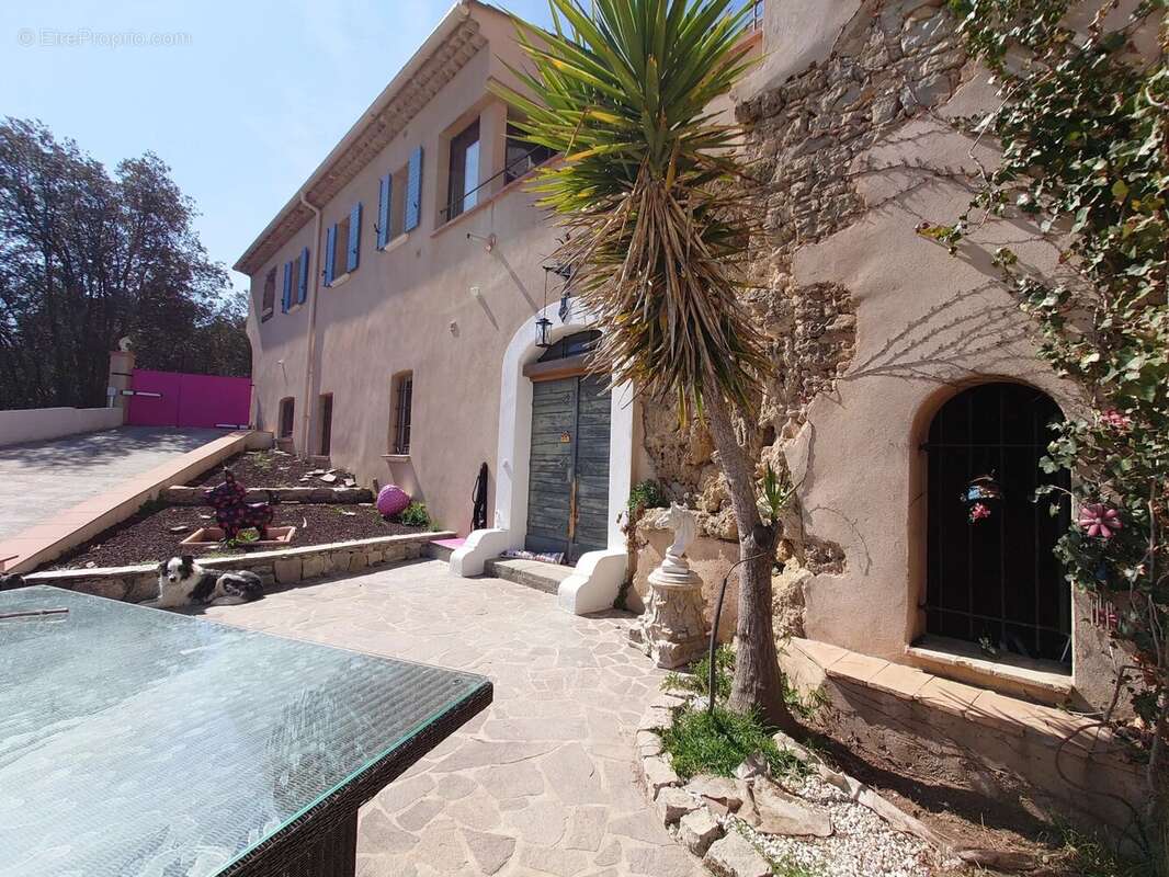 Maison à TRANS-EN-PROVENCE