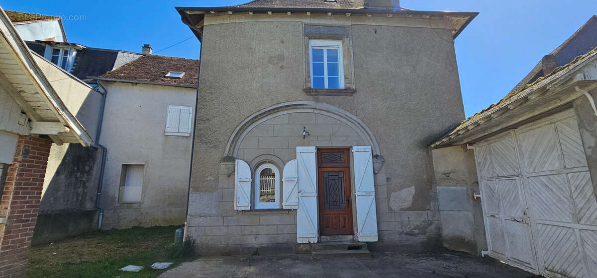 Maison à LUBERSAC