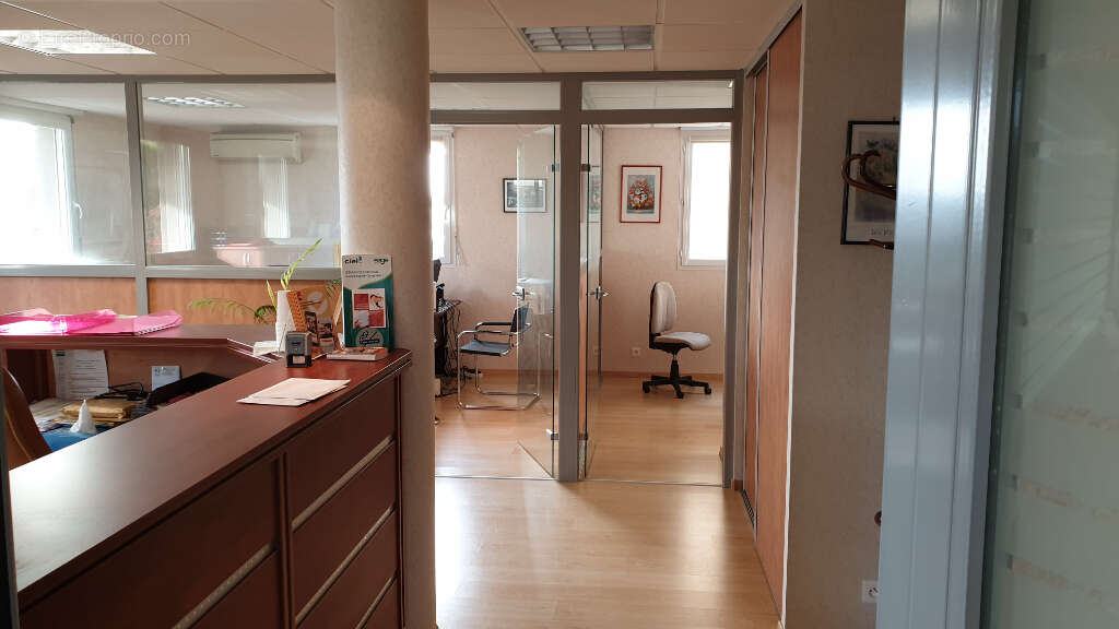 Commerce à MONTBAZENS