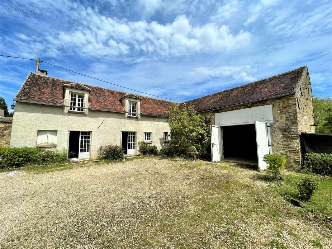 Maison à VILLENEUVE-SAINT-SALVES