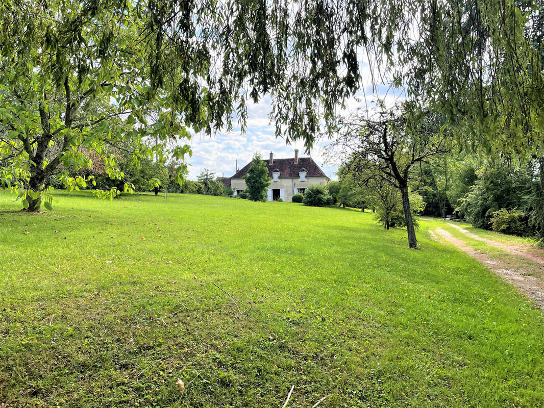 Maison à VILLENEUVE-SAINT-SALVES