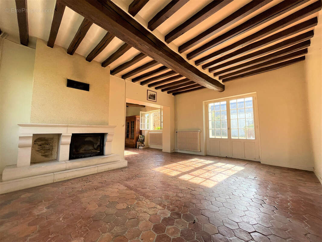 Maison à VILLENEUVE-SAINT-SALVES