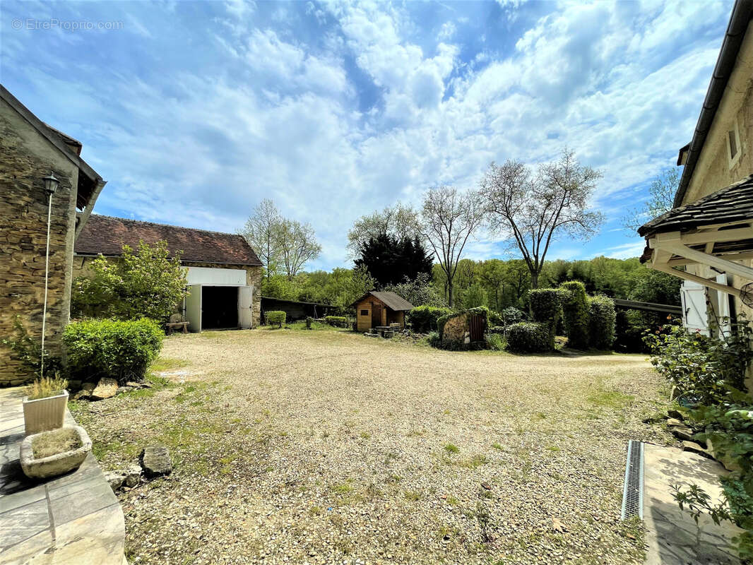 Maison à VILLENEUVE-SAINT-SALVES