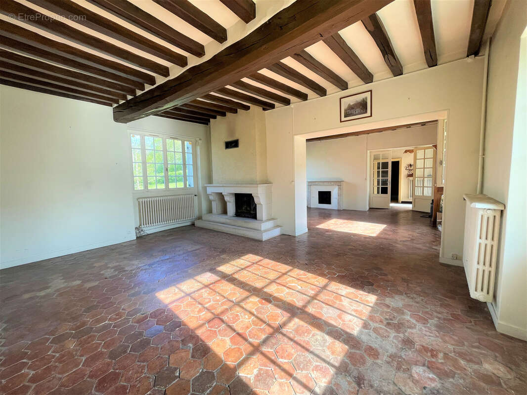 Maison à VILLENEUVE-SAINT-SALVES