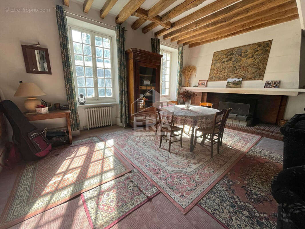 Maison à SAINT-CHERON