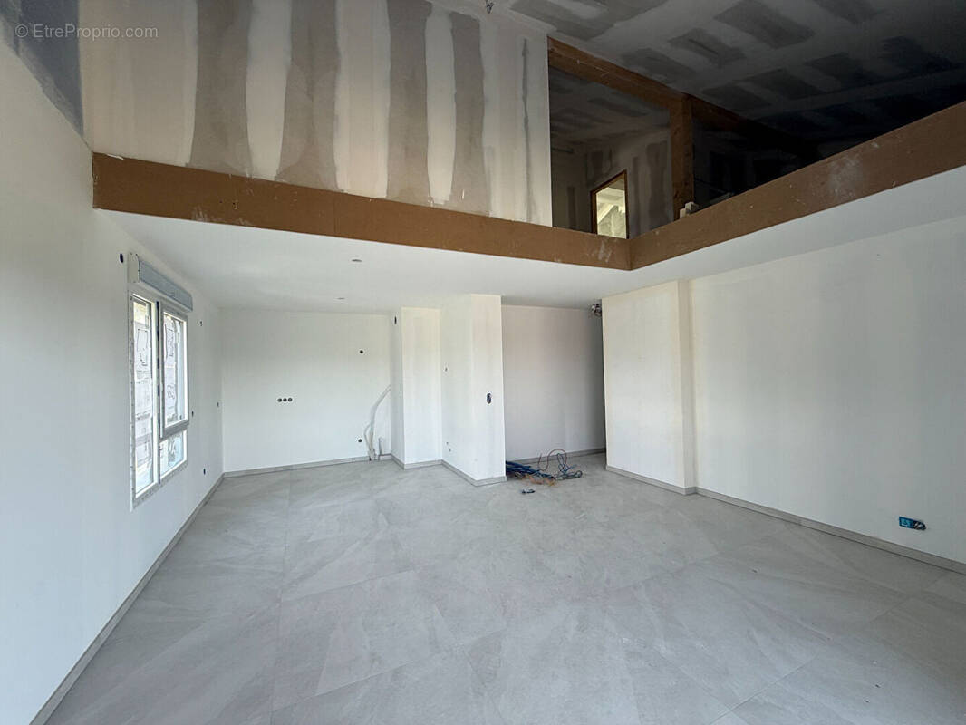 Appartement à BRENTHONNE