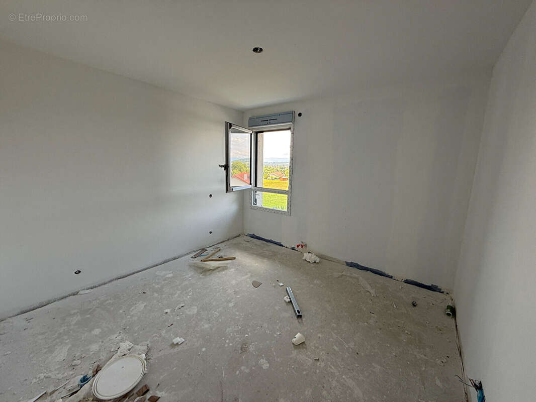 Appartement à BRENTHONNE