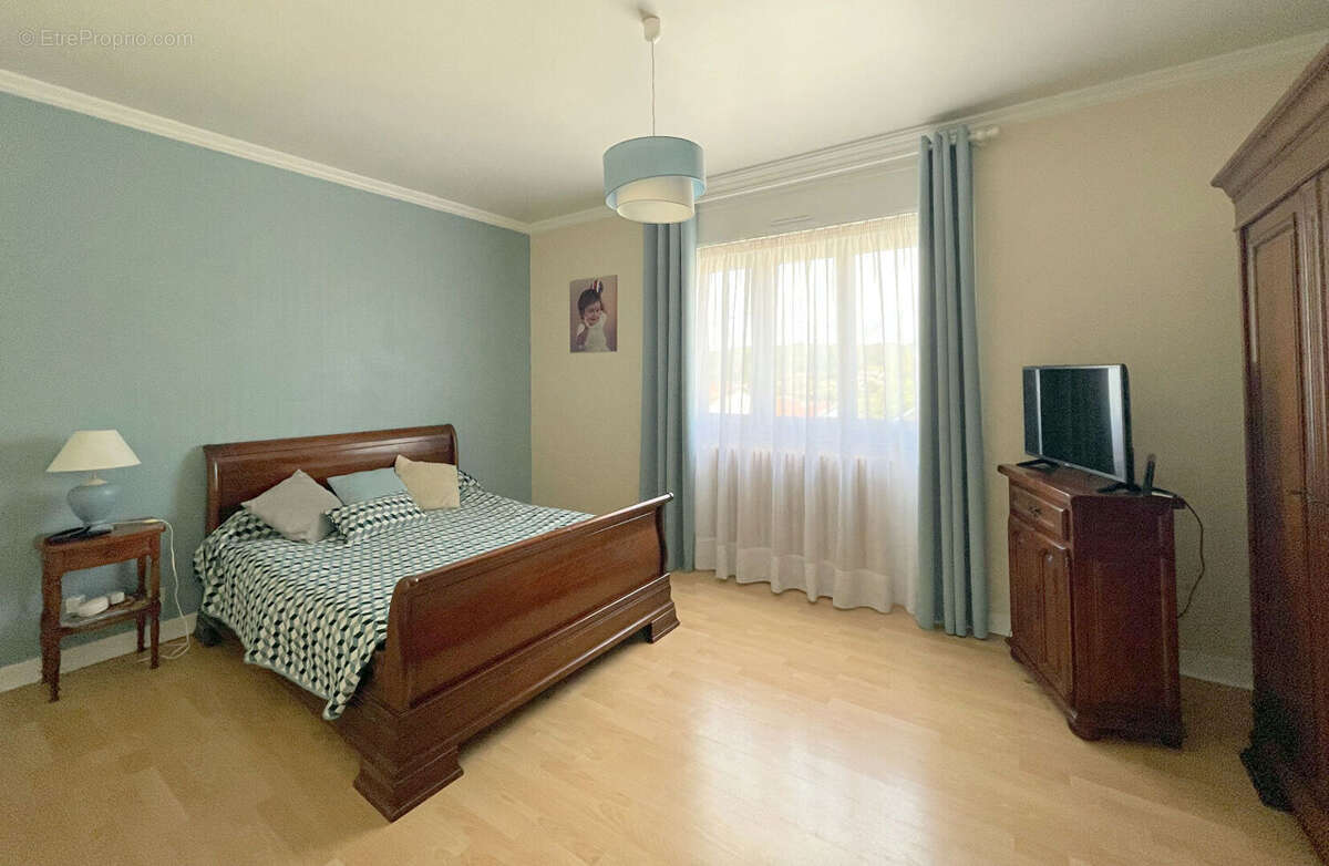 Maison à COULOUNIEIX-CHAMIERS