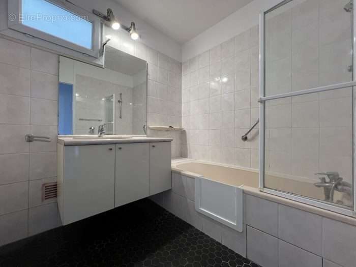 Salle de bain - Appartement à BORDEAUX