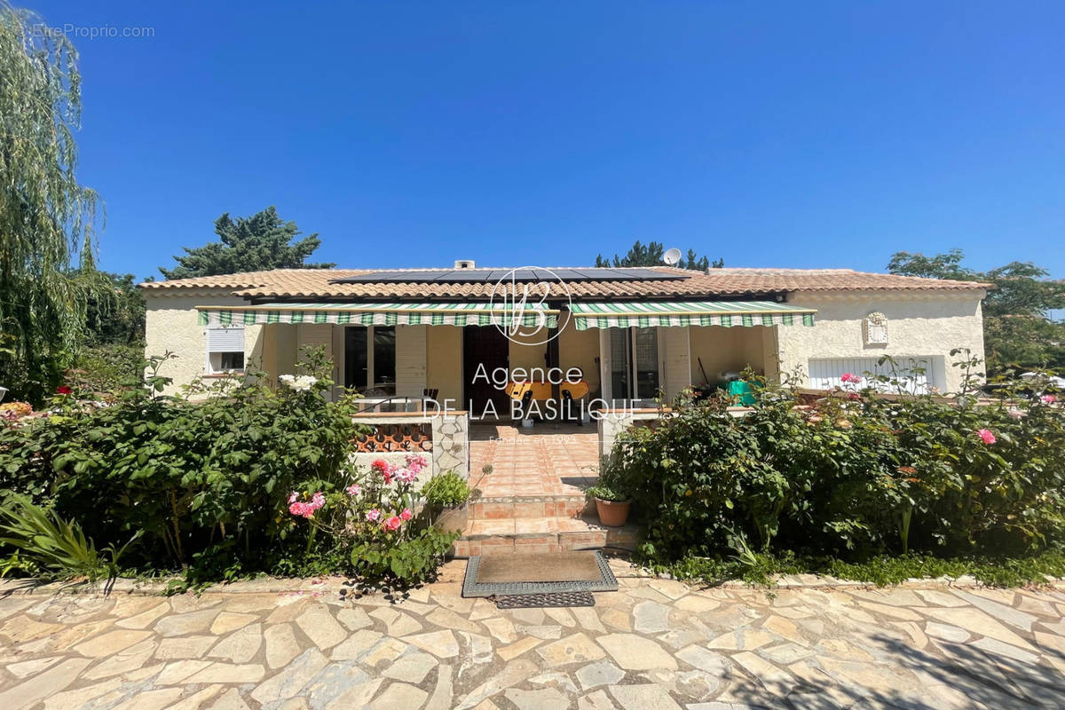 Maison à SAINT-MAXIMIN-LA-SAINTE-BAUME