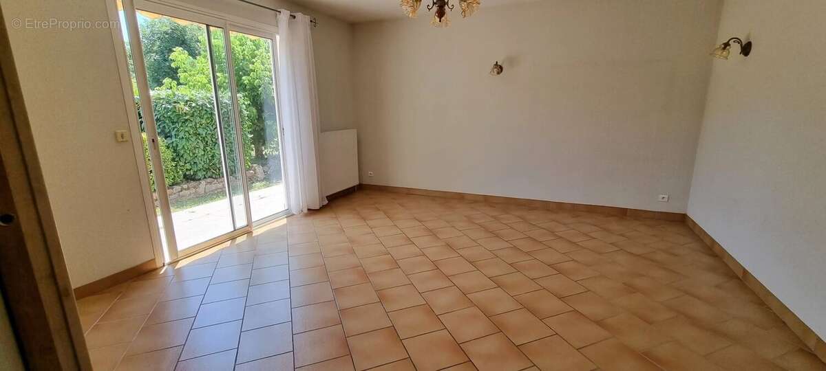 Maison à SAINT-PIERRE-D&#039;EYRAUD