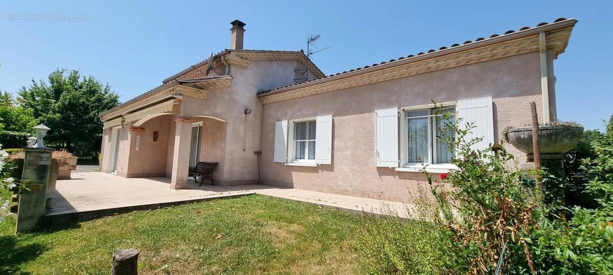 Maison à SAINT-PIERRE-D&#039;EYRAUD