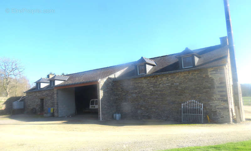 Maison à LA GACILLY