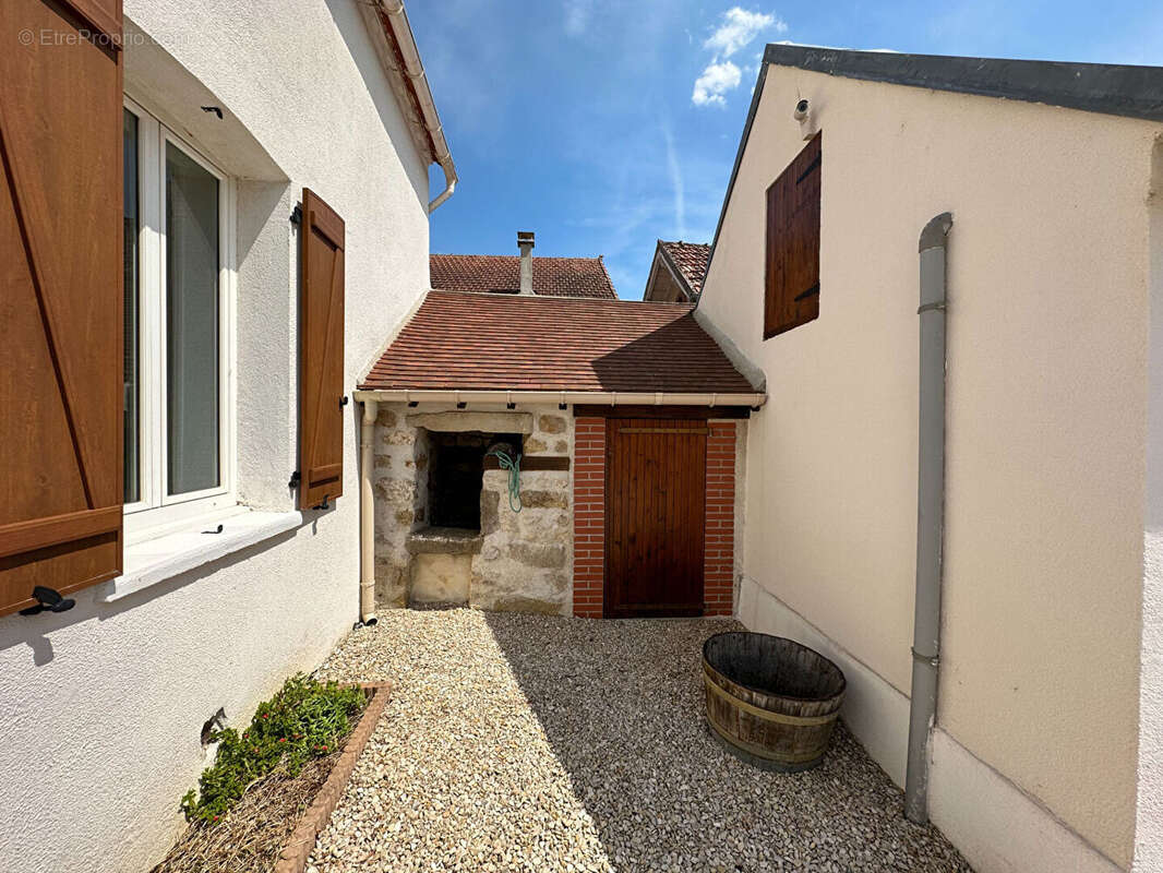 Autre à MISY-SUR-YONNE