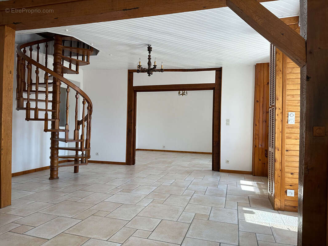 Autre à MISY-SUR-YONNE