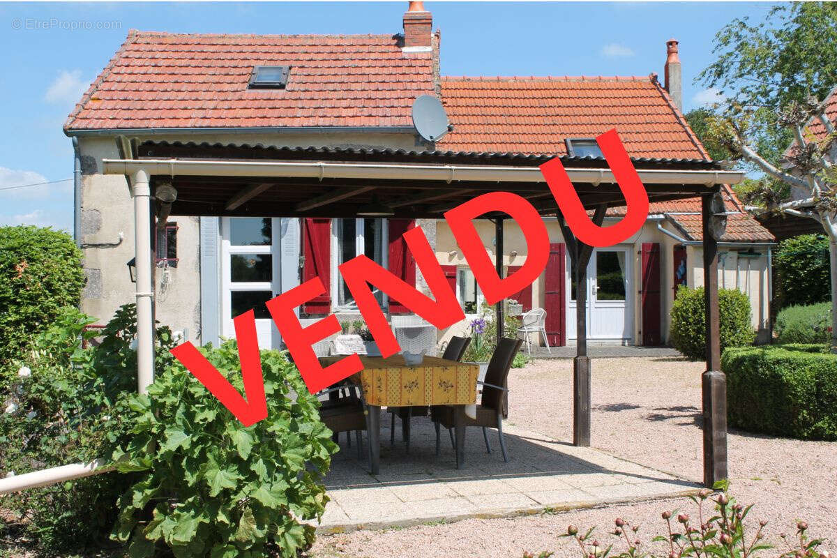 Maison à ECHASSIERES