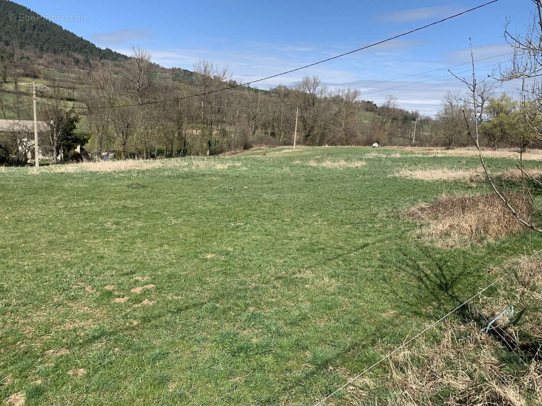 Terrain à MALREVERS