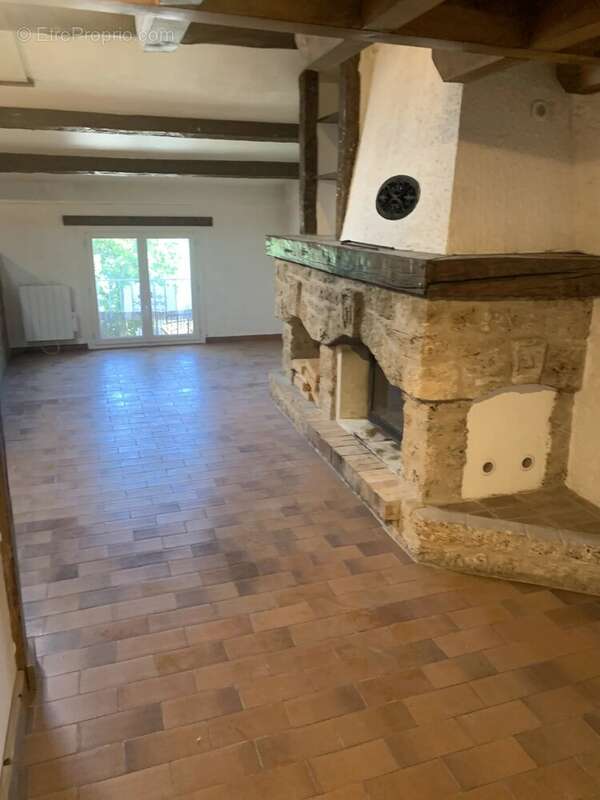 Appartement à COTIGNAC