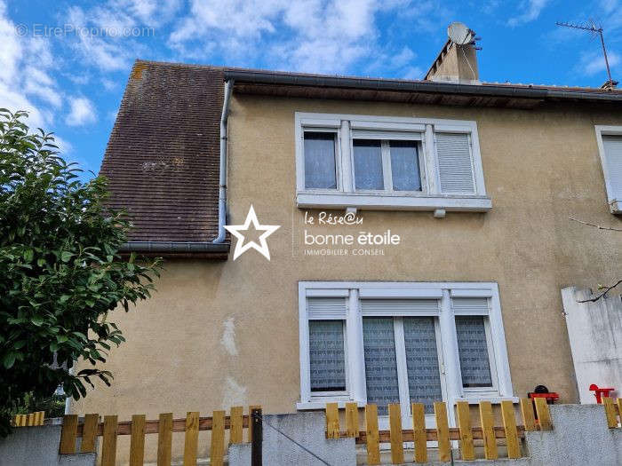 Maison Mitoyenne - Sougé-le-Ganelon - Mickaël Tison - Bonne étoile immobilier - Maison à SOUGE-LE-GANELON