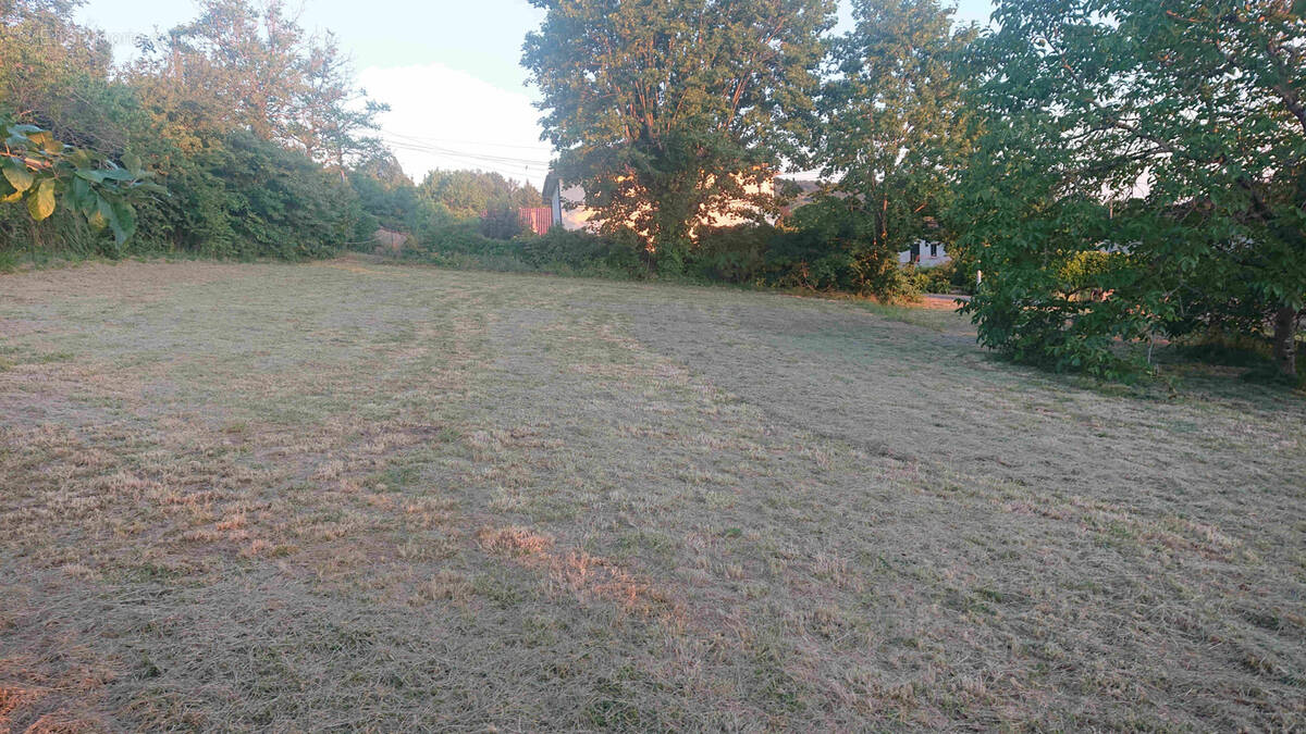 Terrain à VILLEFRANCHE-DE-ROUERGUE