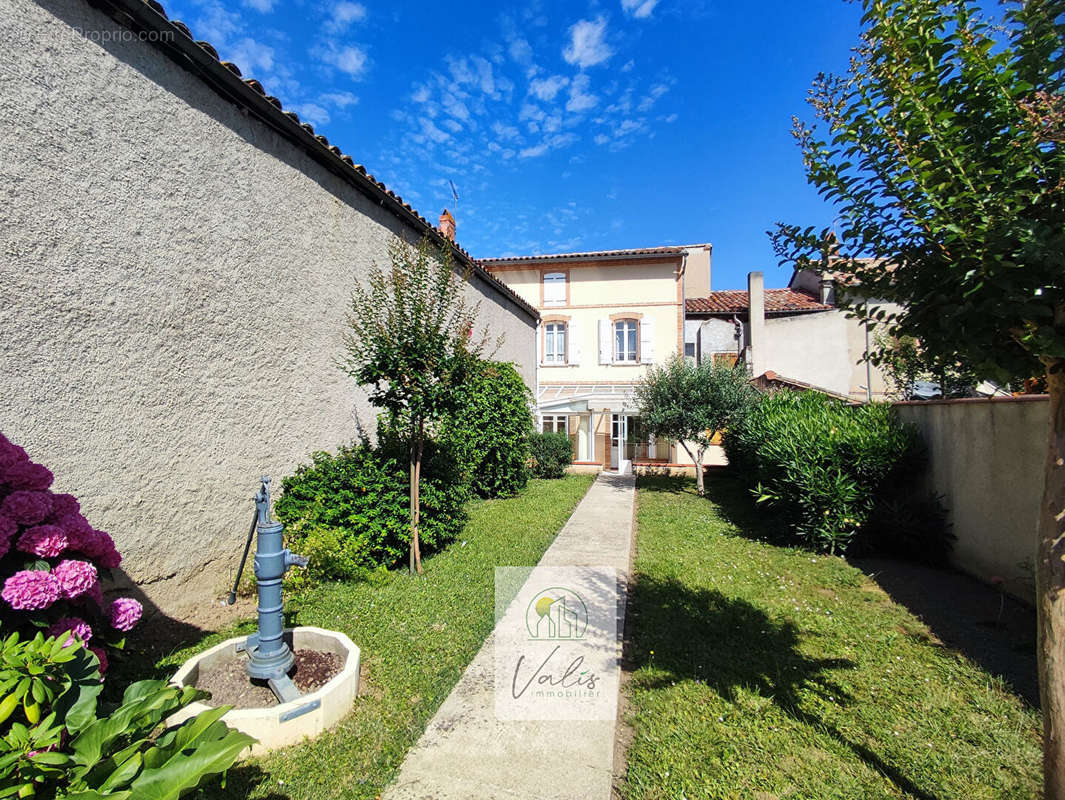 Maison à SAINT-SULPICE