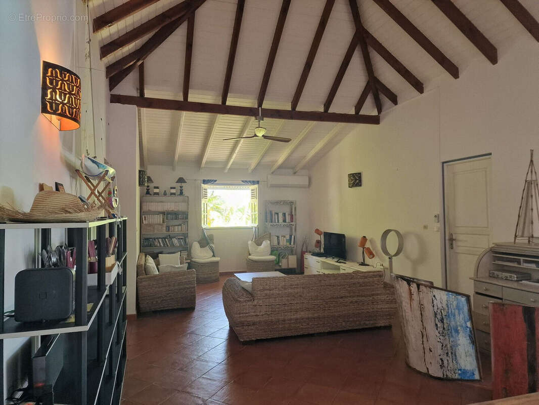 Maison à CAPESTERRE-DE-MARIE-GALANTE