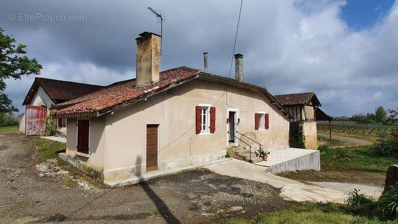 Maison à AYZIEU