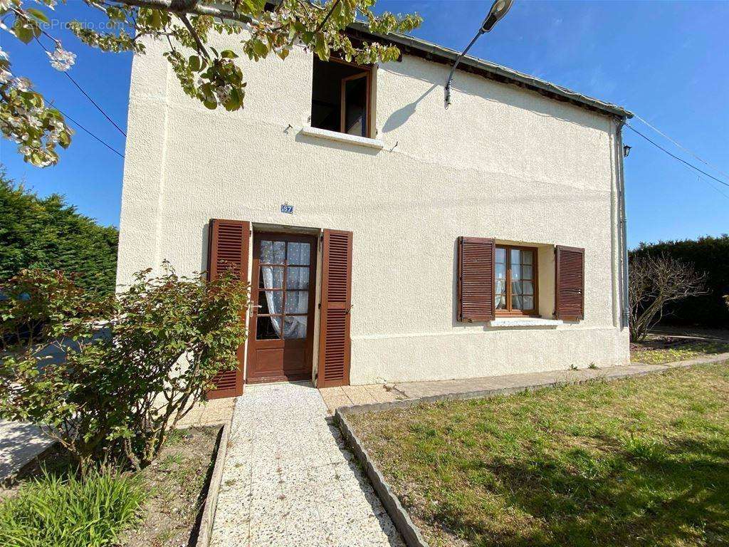 Allons visiter l&#039;intérieur - Maison à ATHIES-SOUS-LAON