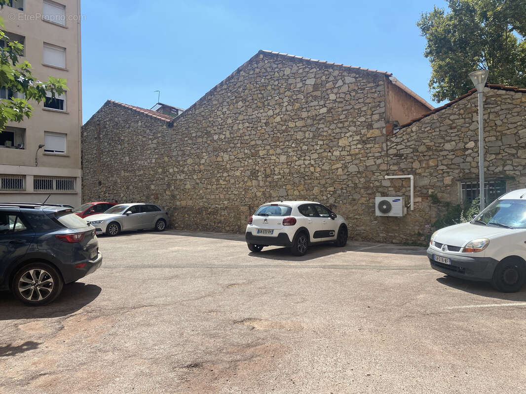 Commerce à LA SEYNE-SUR-MER