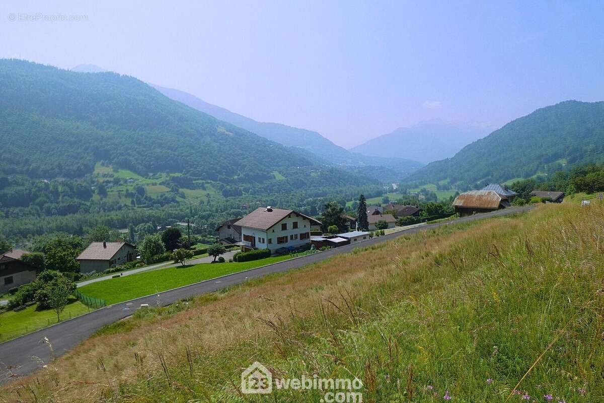 Si vous recherchez la tranquillité pour votre projet, contactez nous !!! - Terrain à MARTHOD
