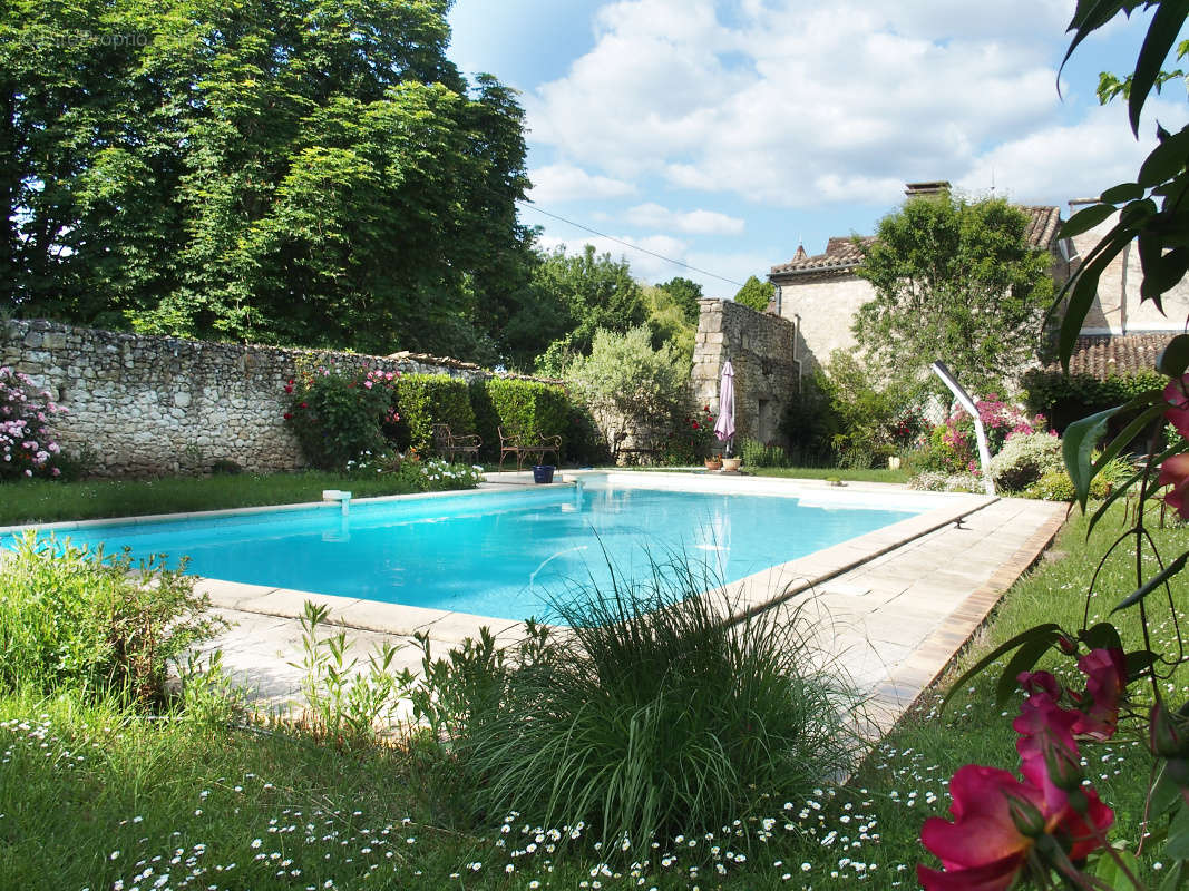 Maison à BEAUVILLE