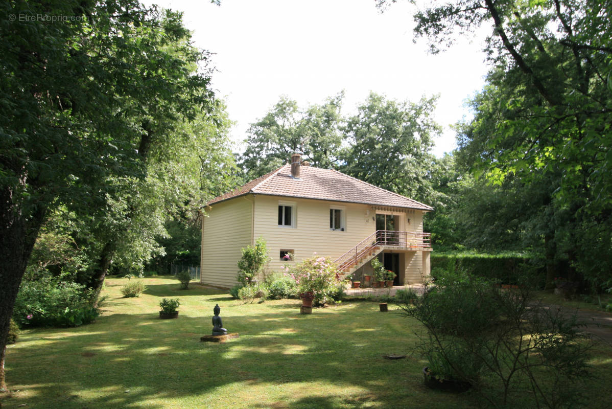 Maison à ROUFFIGNAC-SAINT-CERNIN-DE-REILHAC