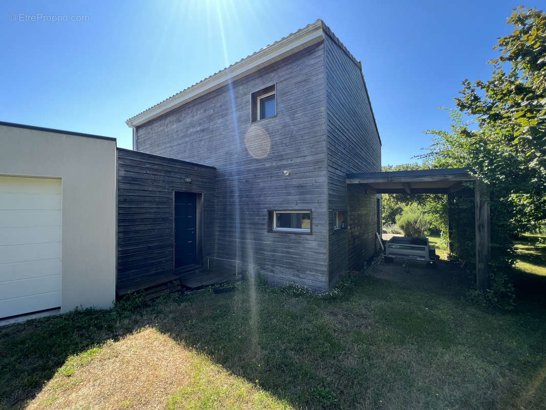 Maison à MESCHERS-SUR-GIRONDE