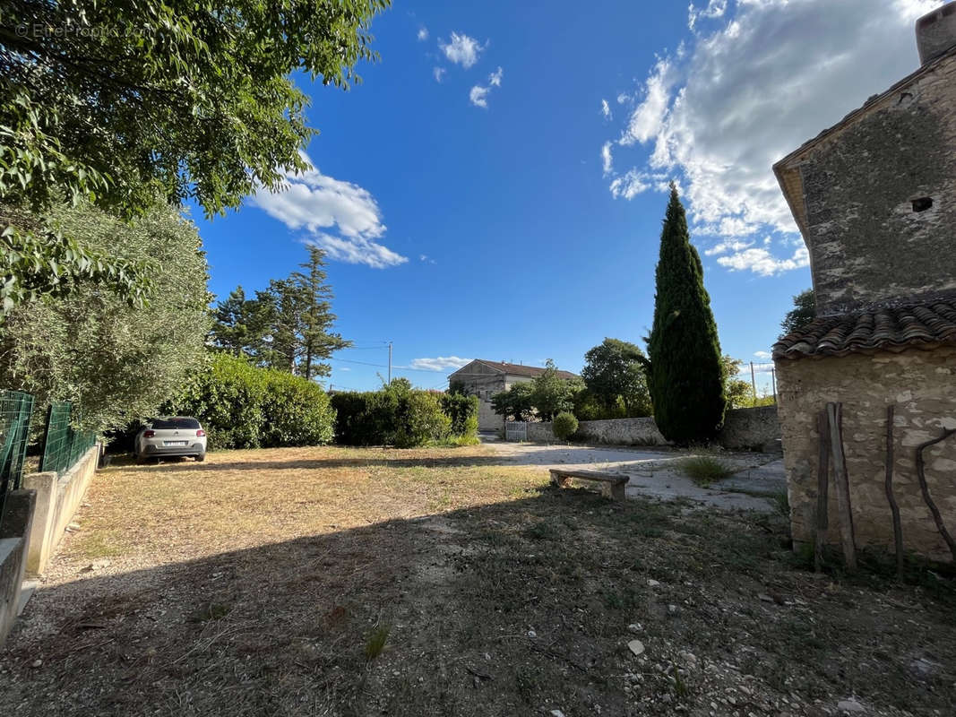 Maison à PERNES-LES-FONTAINES