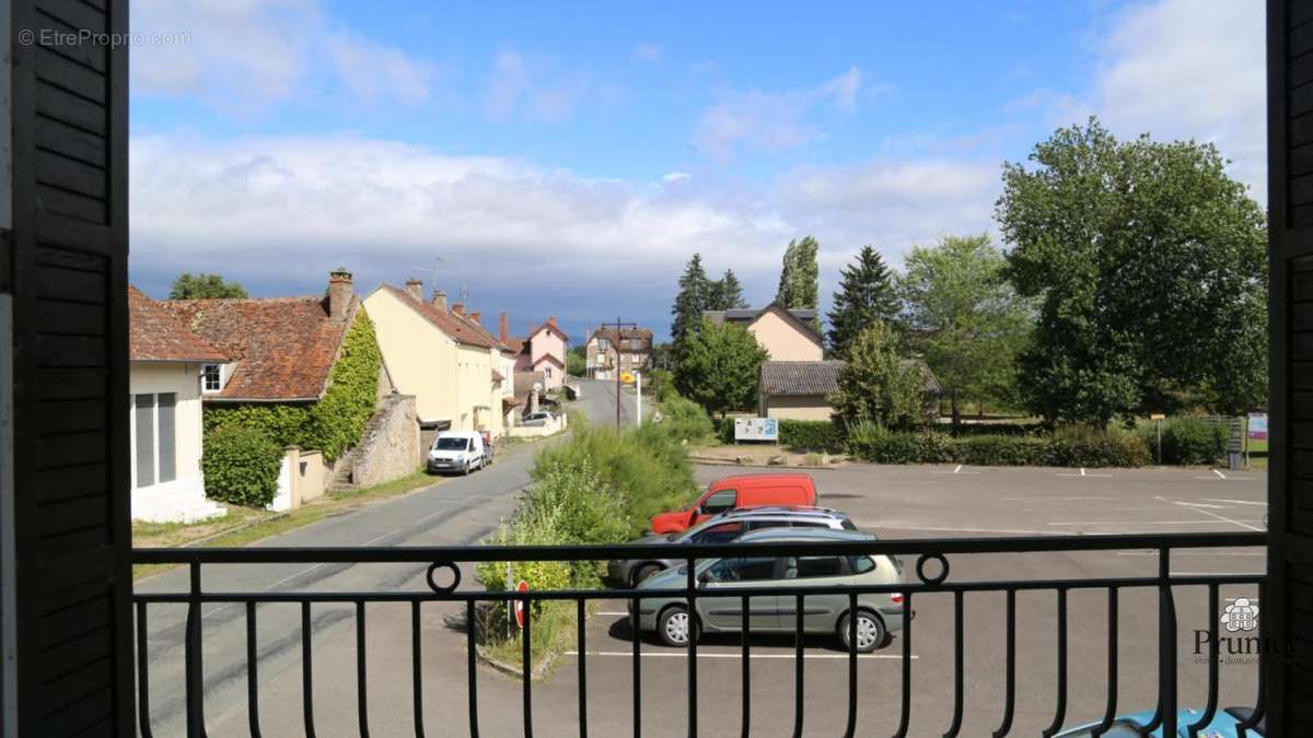 Maison à CHARBONNAT