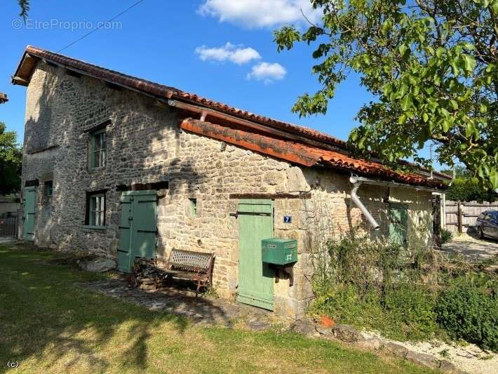 Maison à CHARROUX