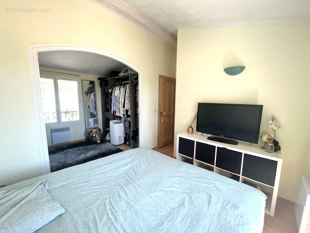 Maison à ROQUEBRUNE-SUR-ARGENS