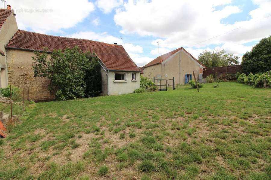 Maison à TANNAY