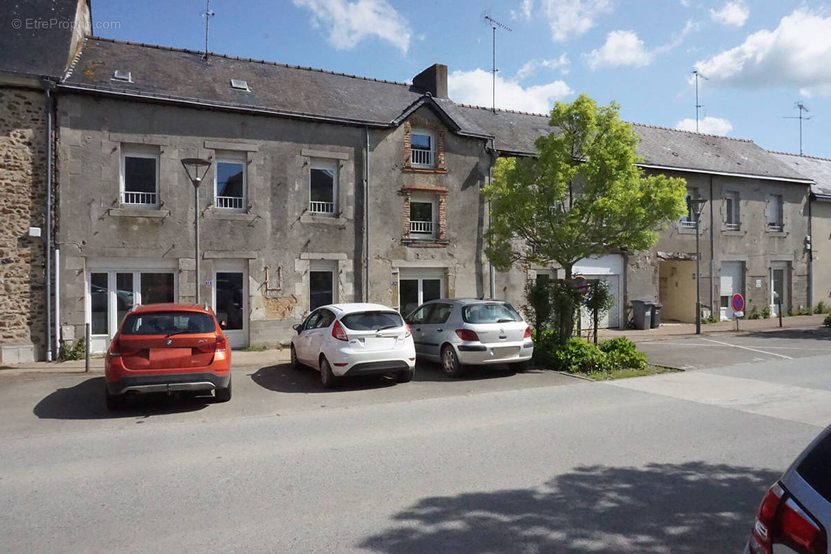 Maison à SAINT-OUEN-DES-TOITS