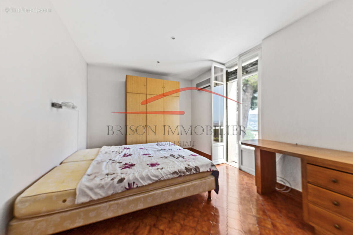 Maison à SAINT-LAURENT-DU-VAR