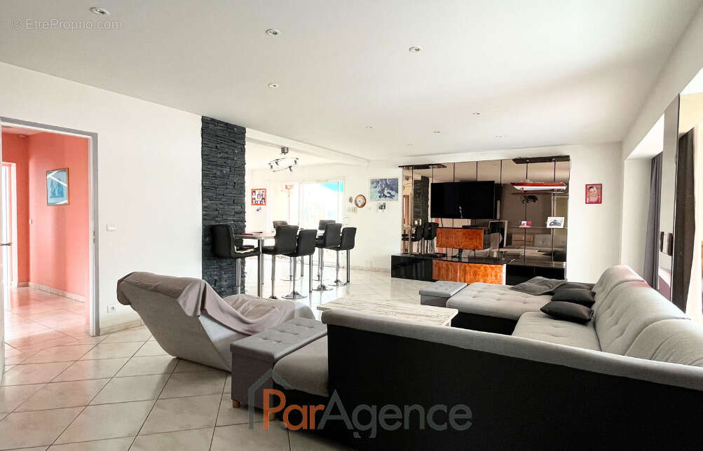 Maison à SAINT-SULPICE-DE-ROYAN