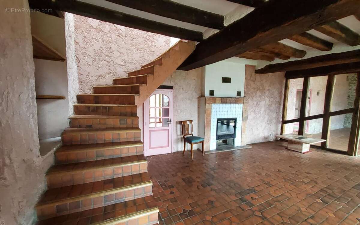 Maison à SAINT-GEORGES-DES-GARDES