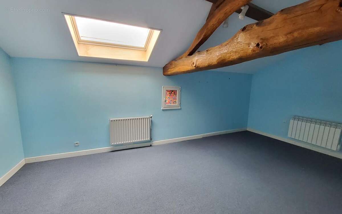 Maison à SAINT-GEORGES-DES-GARDES