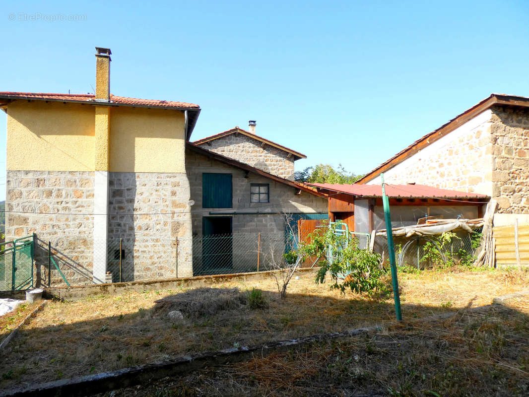 Maison à BESSENAY