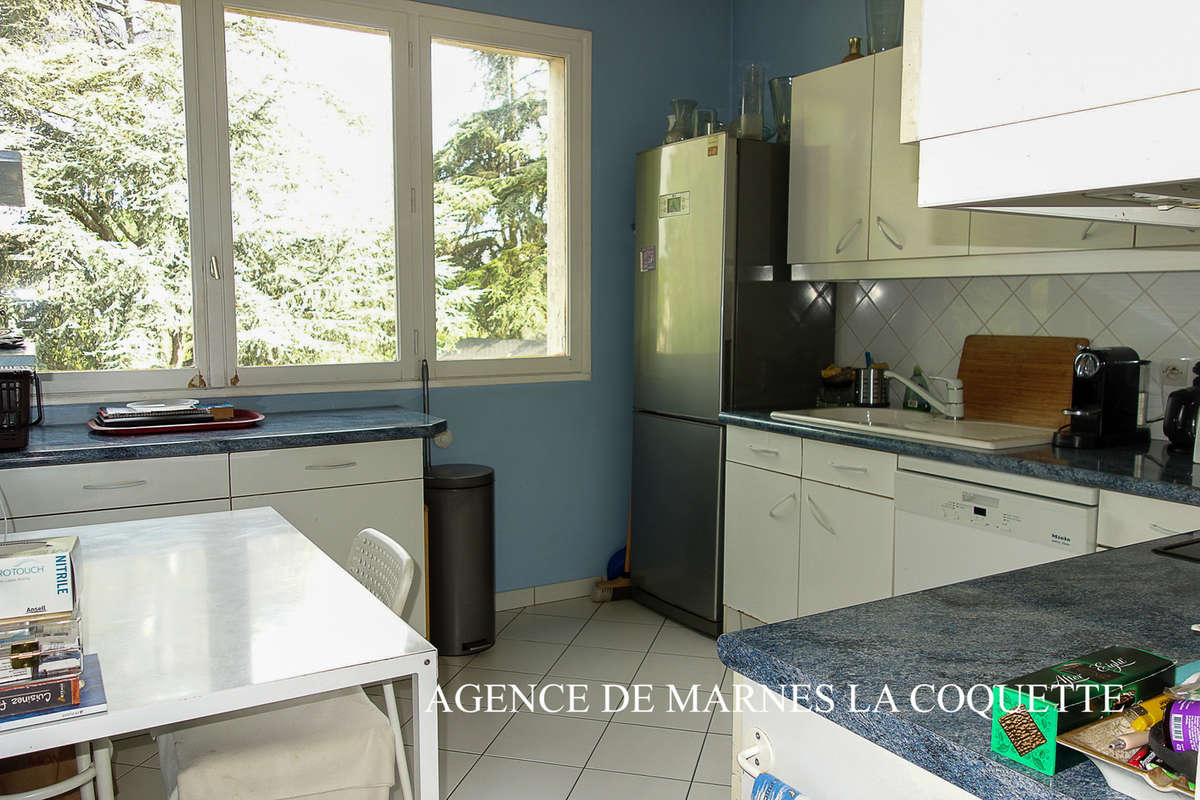 Appartement à MARNES-LA-COQUETTE